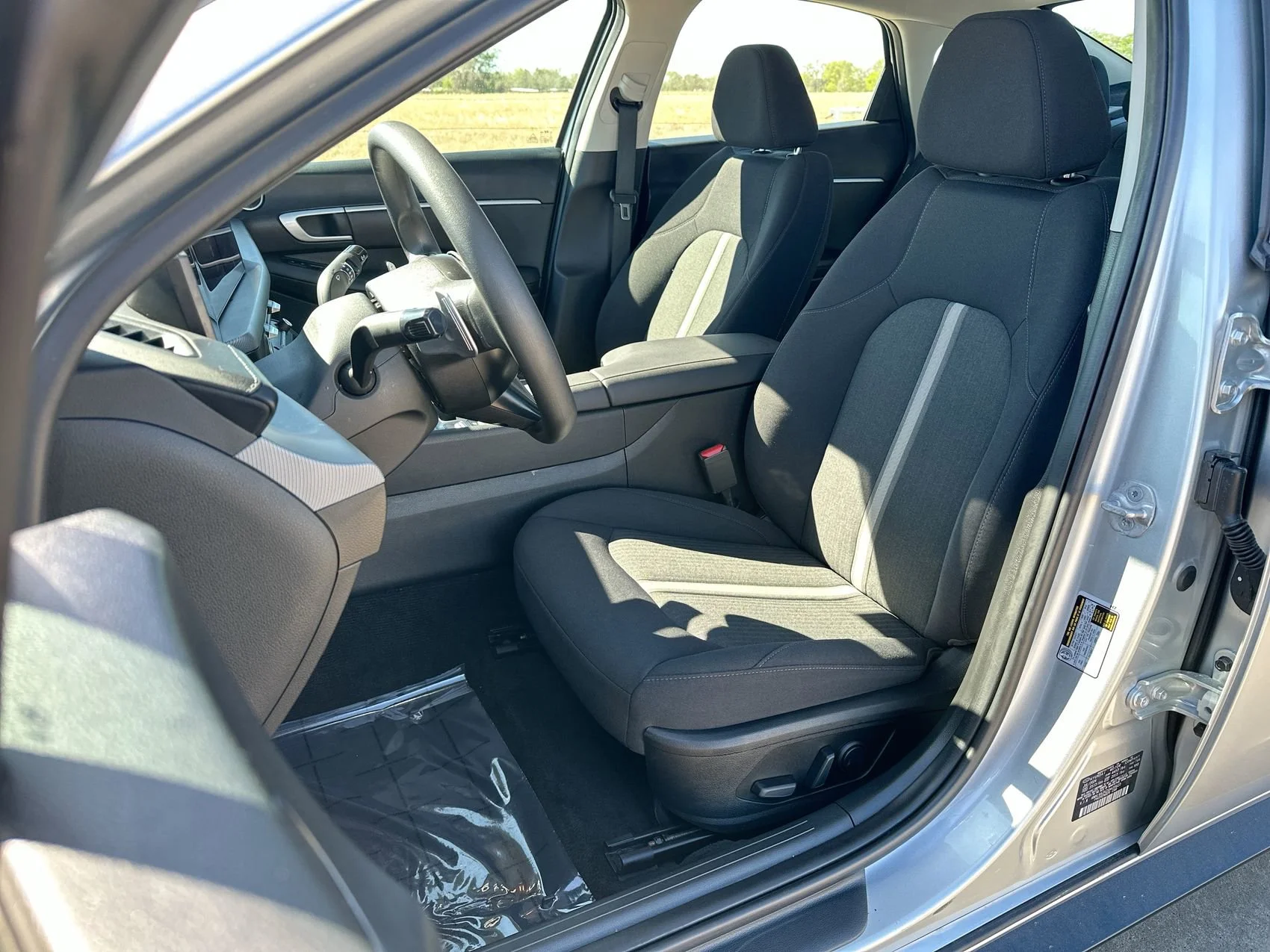Used 2025 Aero Silver Hyundai SEL image 11
