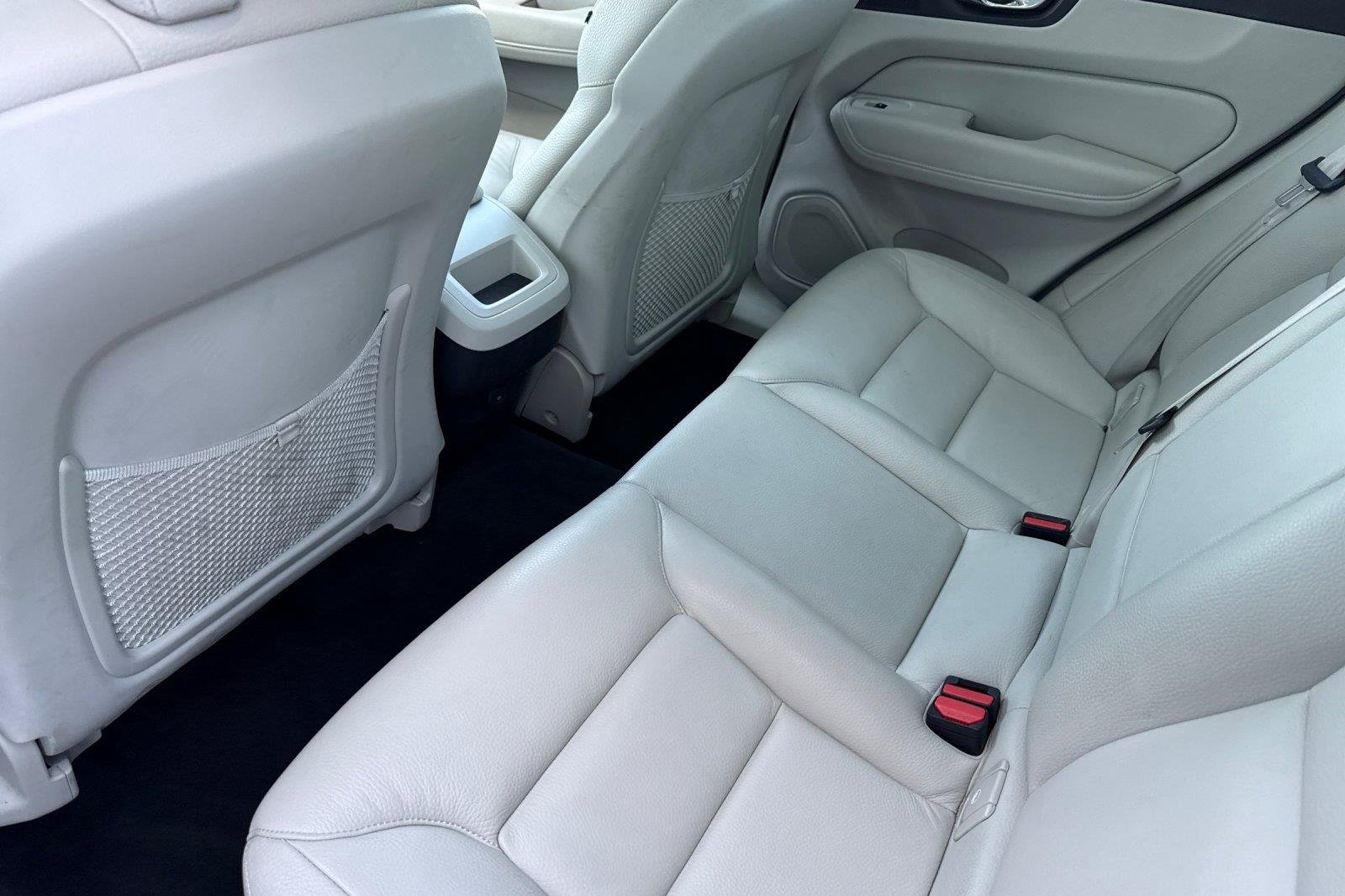 Used 2023 Silver Dawn Metallic Volvo Plus Dark Theme image 12