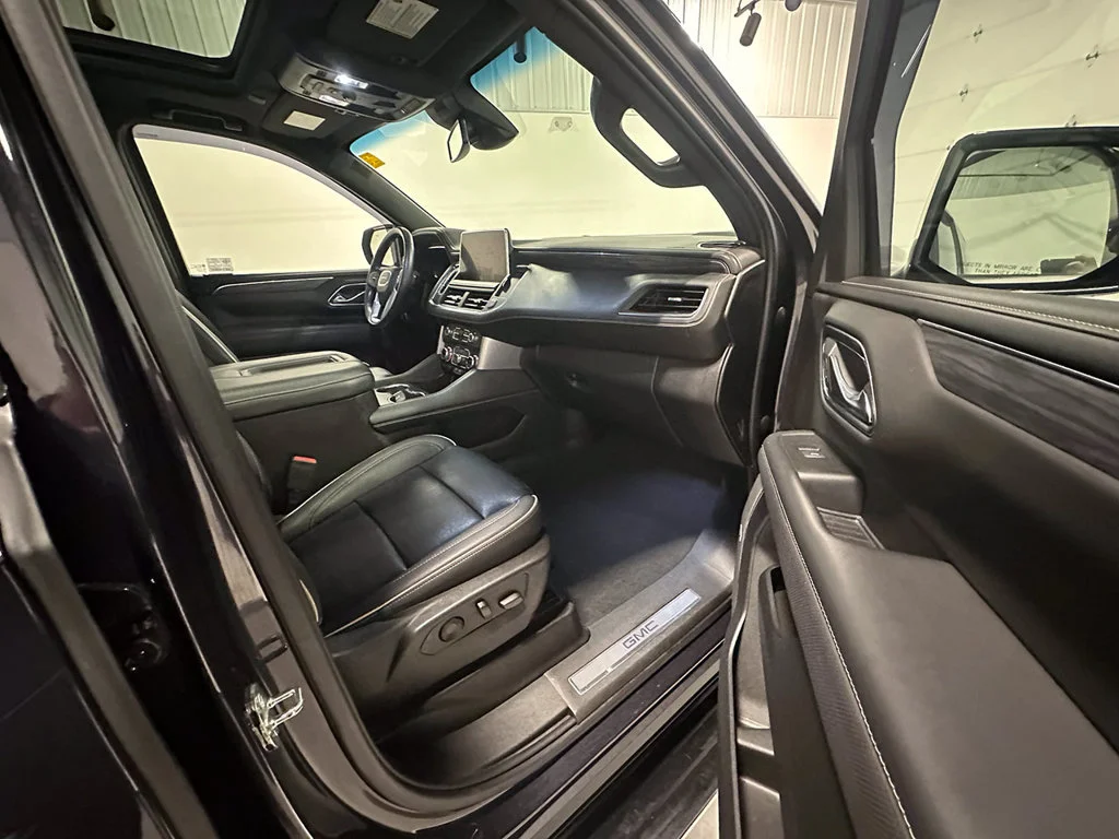 Used 2023 TITANIUM RUSH METALLIC GMC SLT image 32