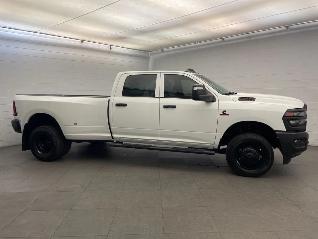 New 2026 White Ram Tradesman DRW image 2