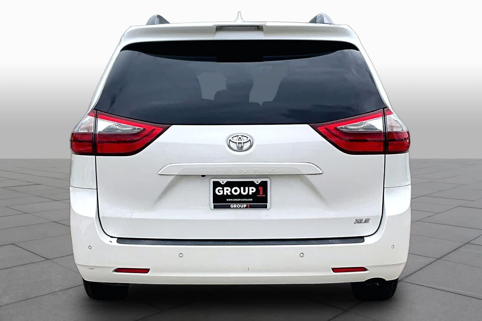 Used 2020 Blizzard Pearl Toyota XLE Premium image 5