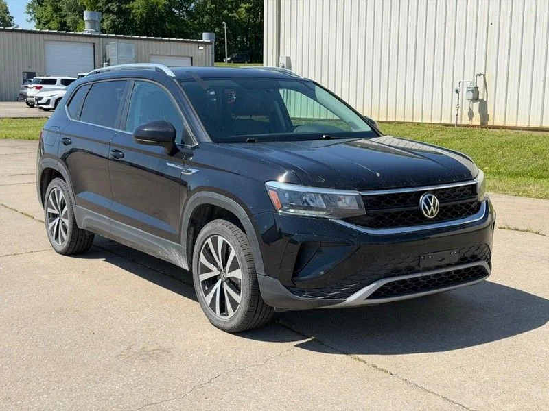 2022 Volkswagen Taos 1.5T SE 4Motion's photo