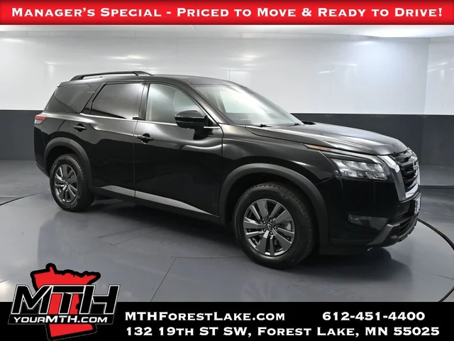 2024 Nissan Pathfinder SV
