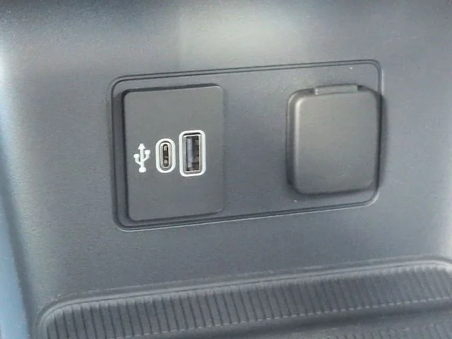 New 2026 Space White Metallic Ford Platinum™ image 23