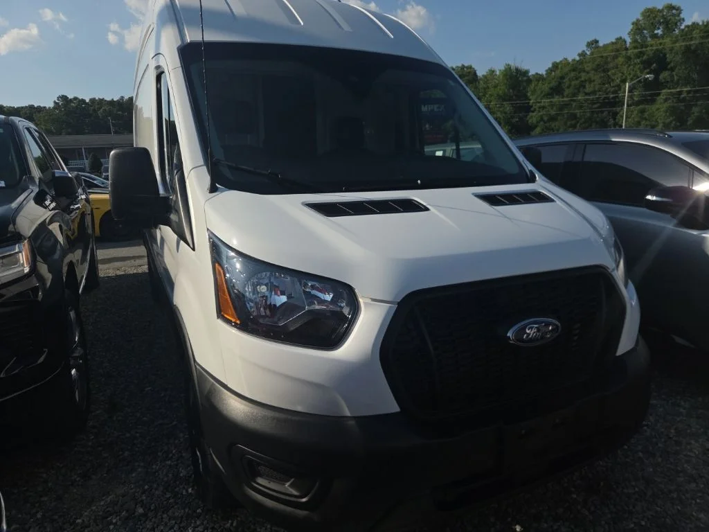 Used 2024 White Ford Base image 2