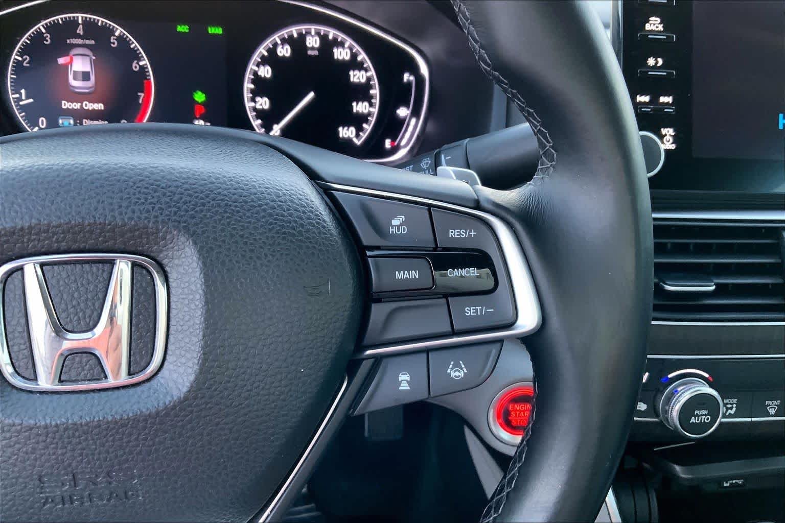Used 2018 Obsidian Blue Pearl Honda Touring 1.5T image 24
