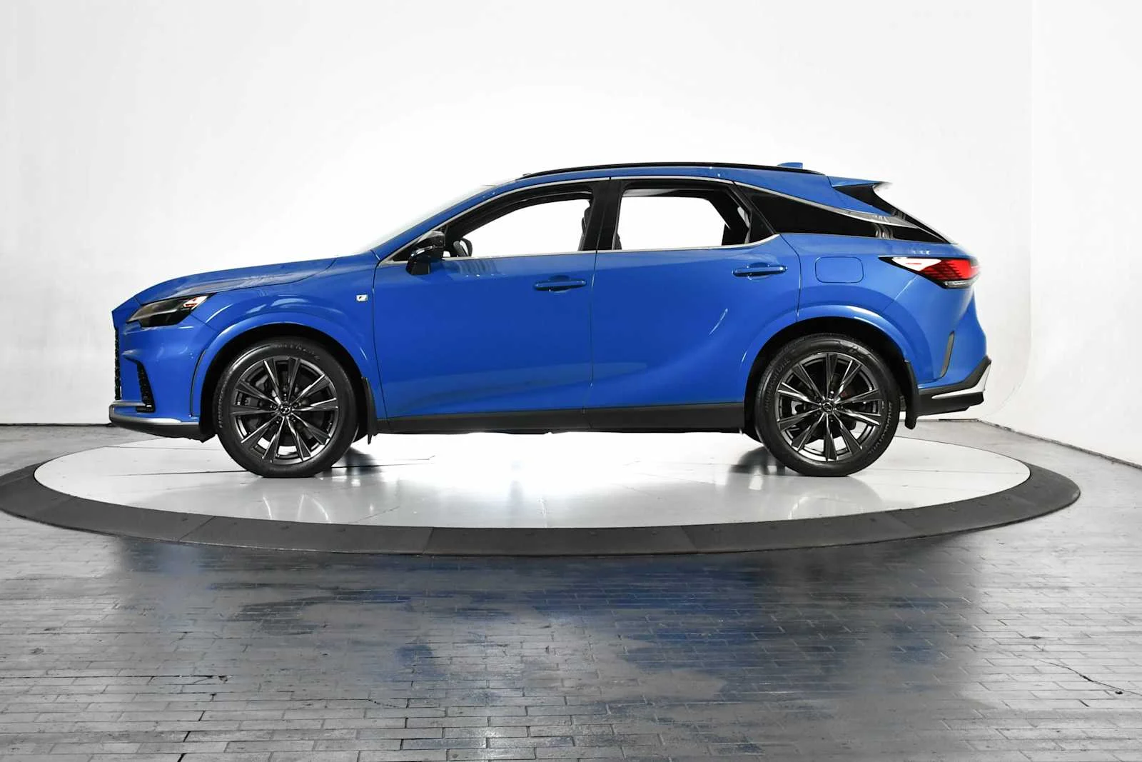 Used 2024 Grecian Water Lexus F SPORT Handling image 2