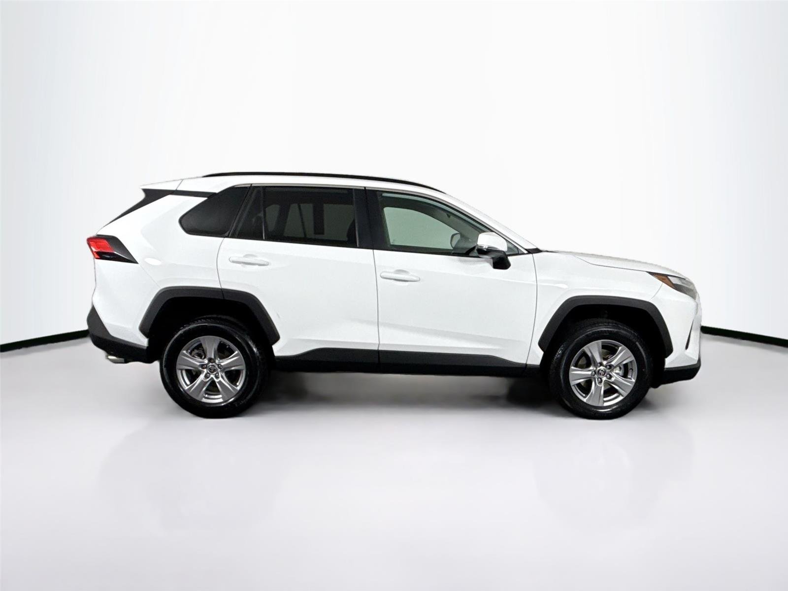 Used 2025 Ice Cap Toyota XLE image 10