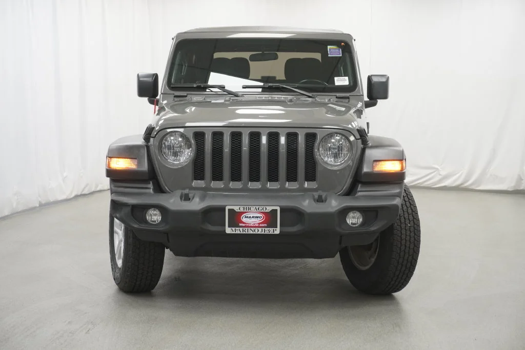 Used 2019 Gray Jeep Sport S image 12