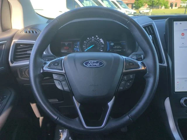 Used 2024 Gray Ford SEL image 31
