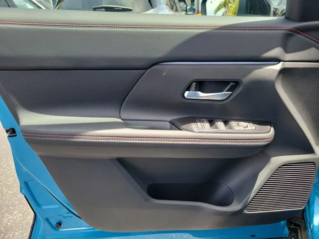 New 2026 Arctic Ice Blue Metallic / Super Black Two-tone Nissan SR image 13