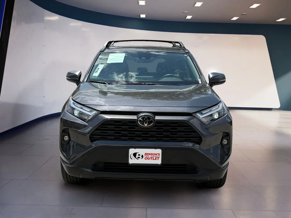 Used 2025 Gray Toyota XLE Premium image 8