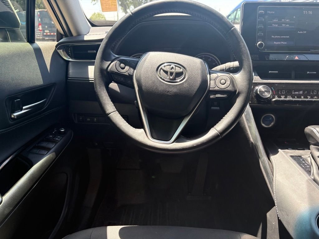 Used 2022 White Toyota LE image 5