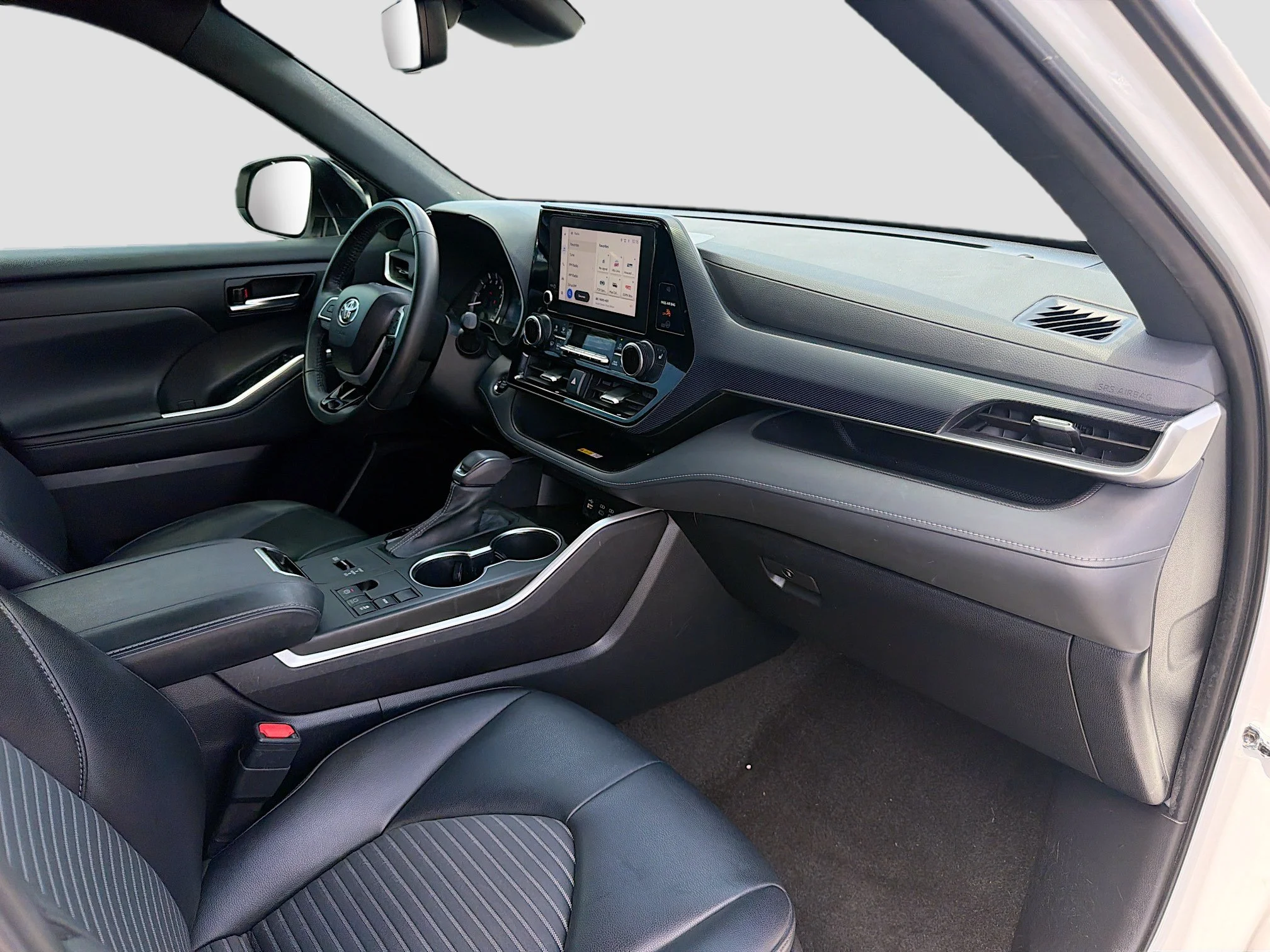 Used 2023 Pearl Toyota XSE image 14