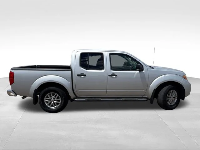 Used 2017 Silver Nissan SV image 8