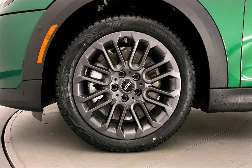 Used 2026 British Racing Green IV Metallic MINI Signature Plus image 9