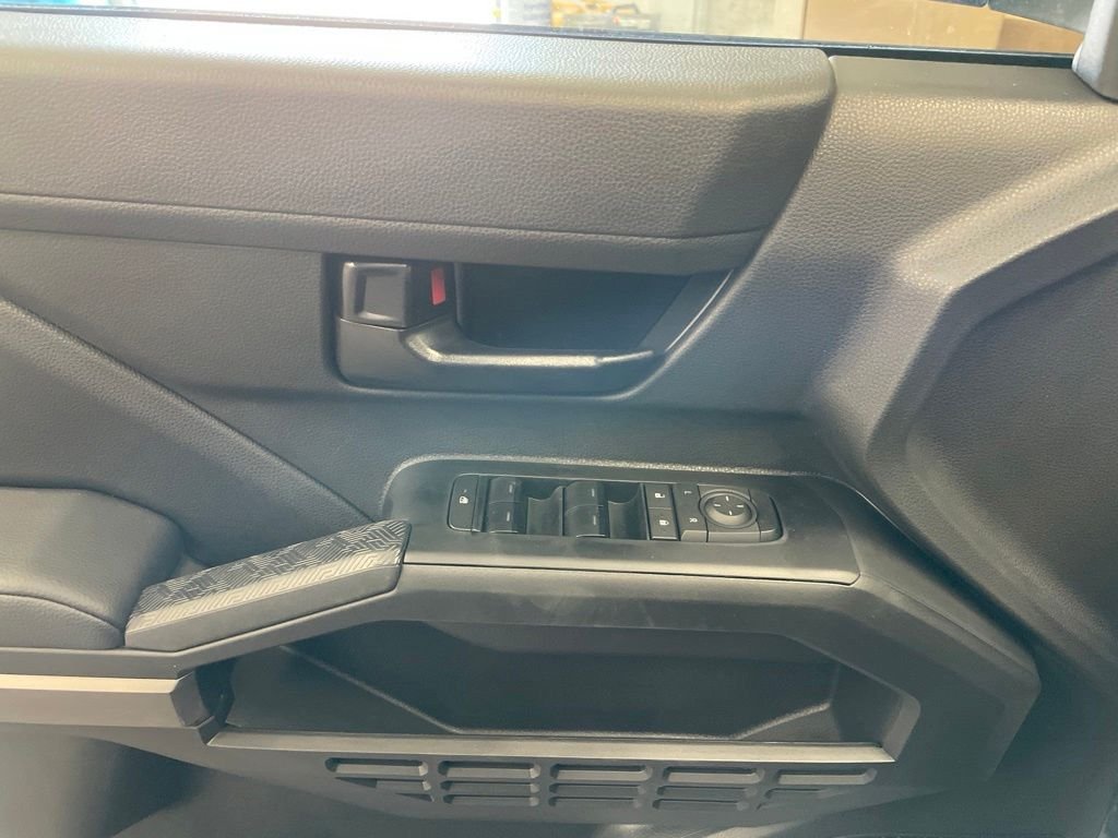 2026 Toyota Tacoma SR5 - Photo 12