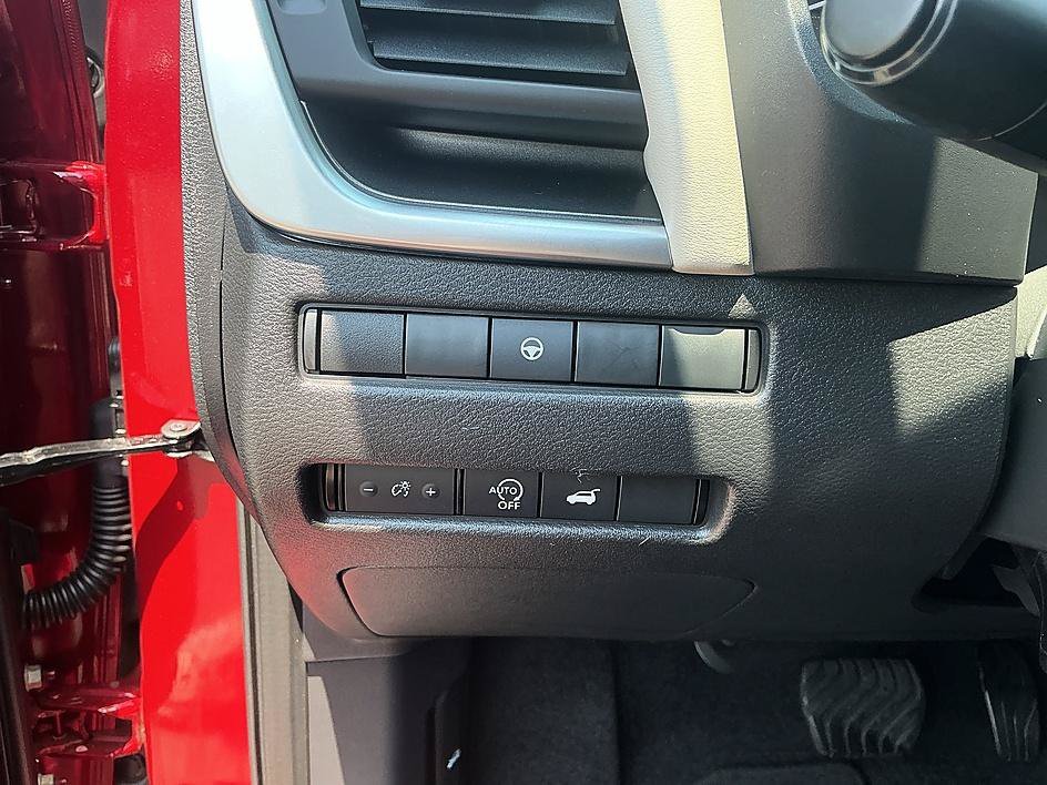 Certified Used 2023 Scarlet Ember Tintcoat Nissan SV image 13