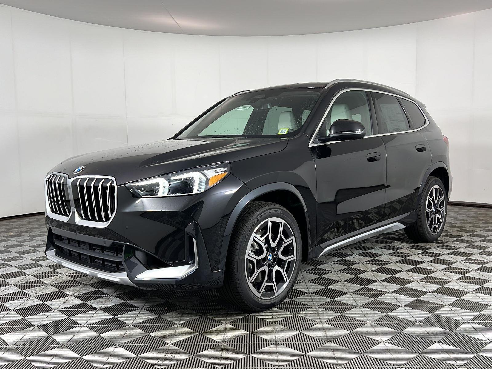 New 2027 Black Sapphire Metallic BMW xDrive28i image 4