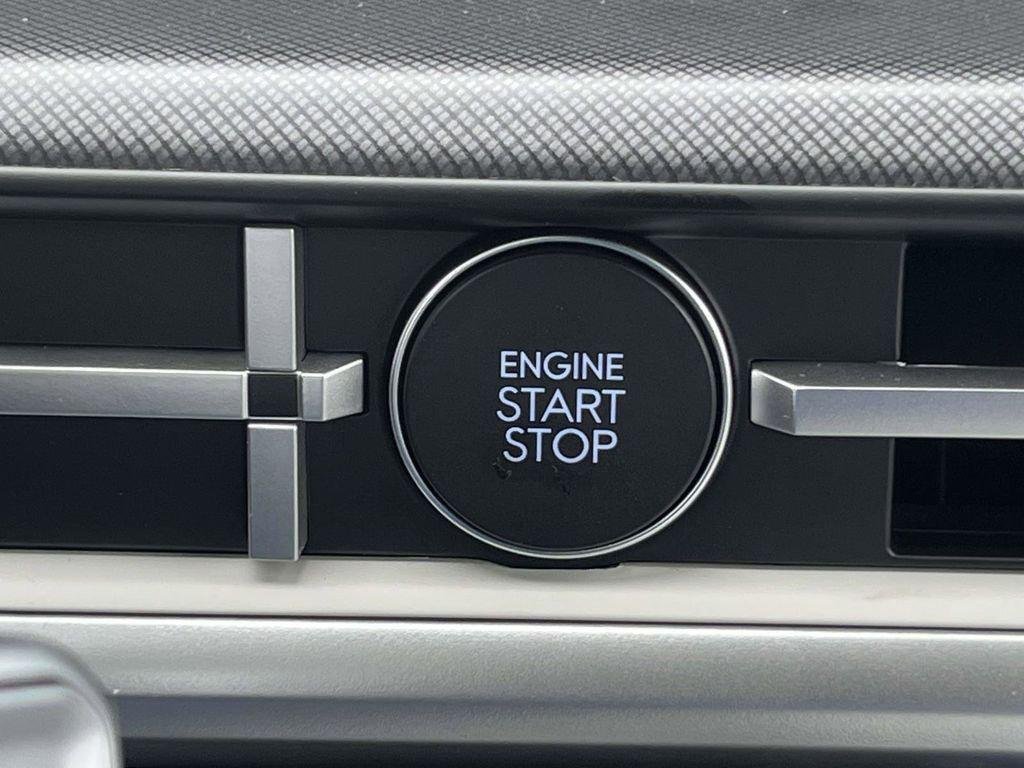 New 2026 White Hyundai SEL FWD image 69