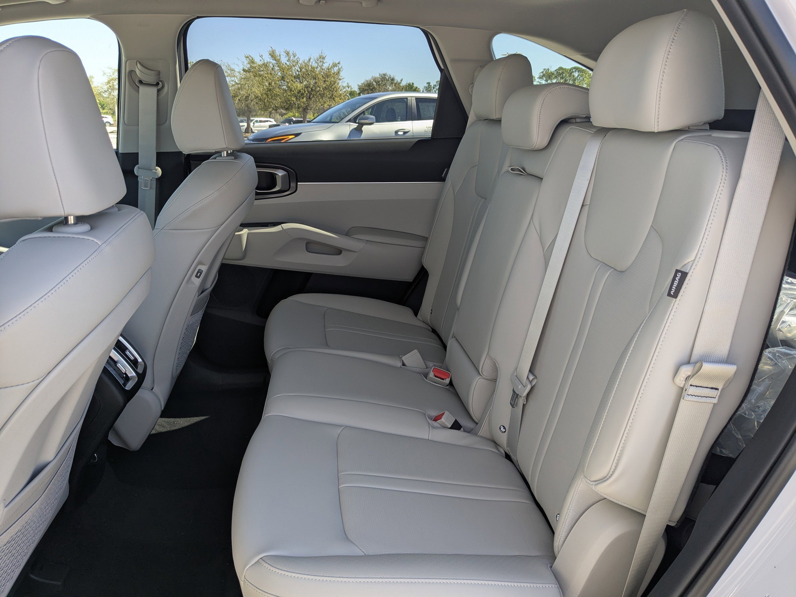 New 2026 Glacial White Pearl Kia S image 16