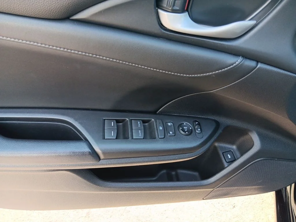 Used 2020 Black Honda Touring image 14