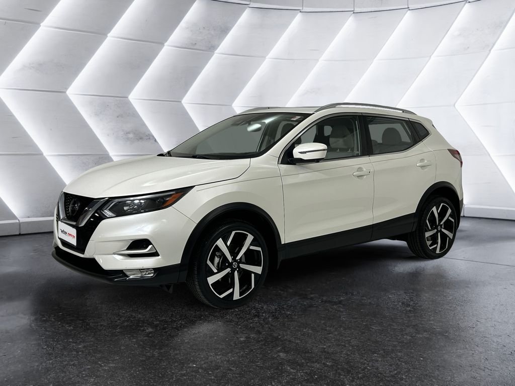 Used 2021 White Nissan SL image 3