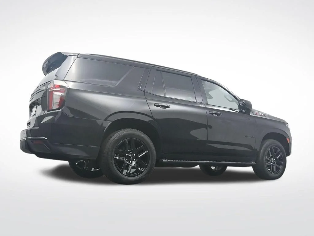 Used 2022 Black Chevrolet Z71 image 34
