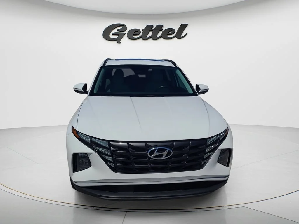 Used 2023 White Hyundai SEL image 2