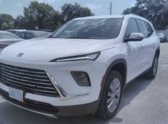 Used 2025 White Buick Preferred image 1