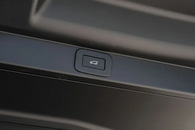 2026 Land Rover Range Rover SE - Photo 67