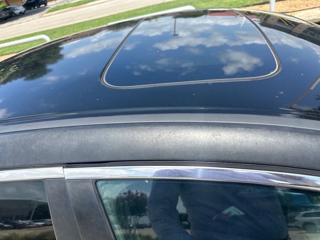 Used 2011 Black Honda EX-L image 10