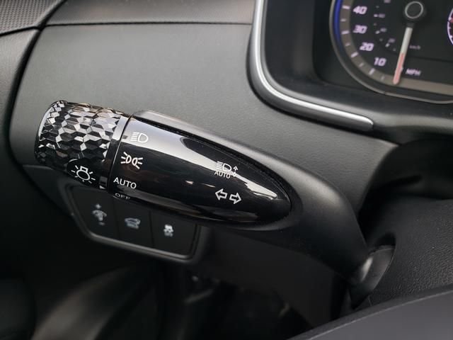 Used 2024 Silver Hyundai SEL image 23