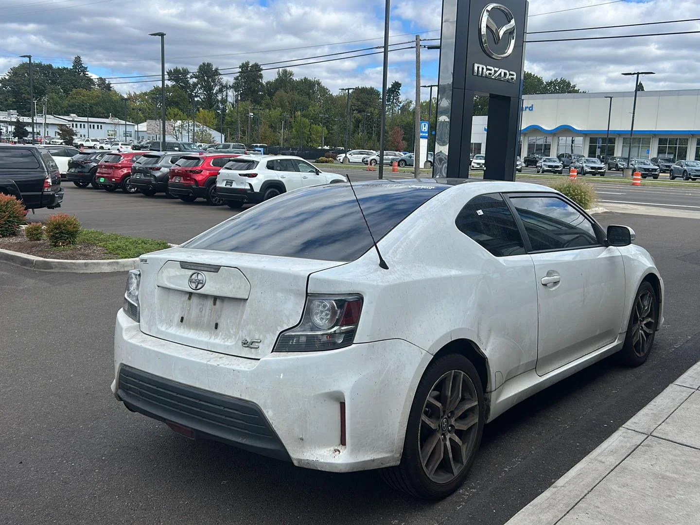 Used 2014 Super White Scion  image 3