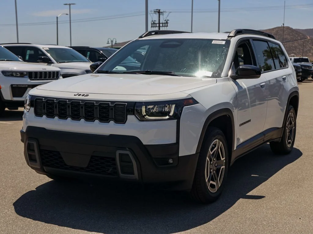 New 2026 Bright White Clear-Coat Exterior Paint Jeep Limited image 8