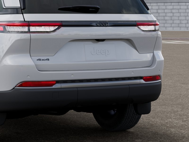 New 2026 Bright White Clear-Coat Exterior Paint Jeep Laredo image 13