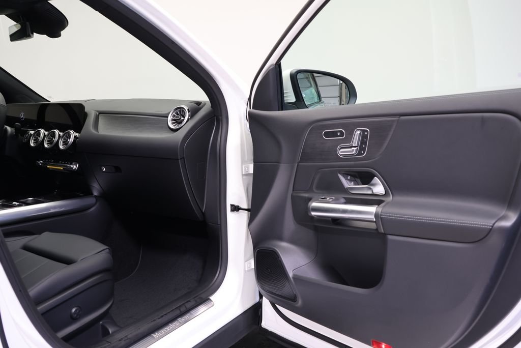 New 2026 Polar White Mercedes-Benz GLA 250 image 47