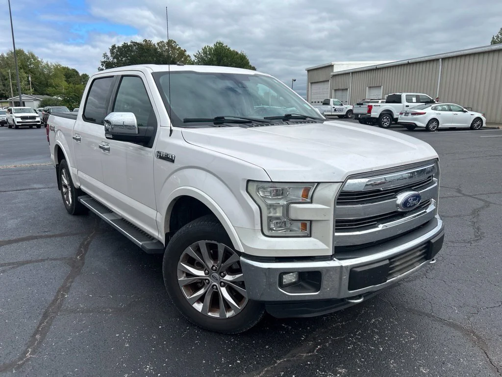 Used 2016 White Platinum Clearcoat Metallic Ford Lariat image 1