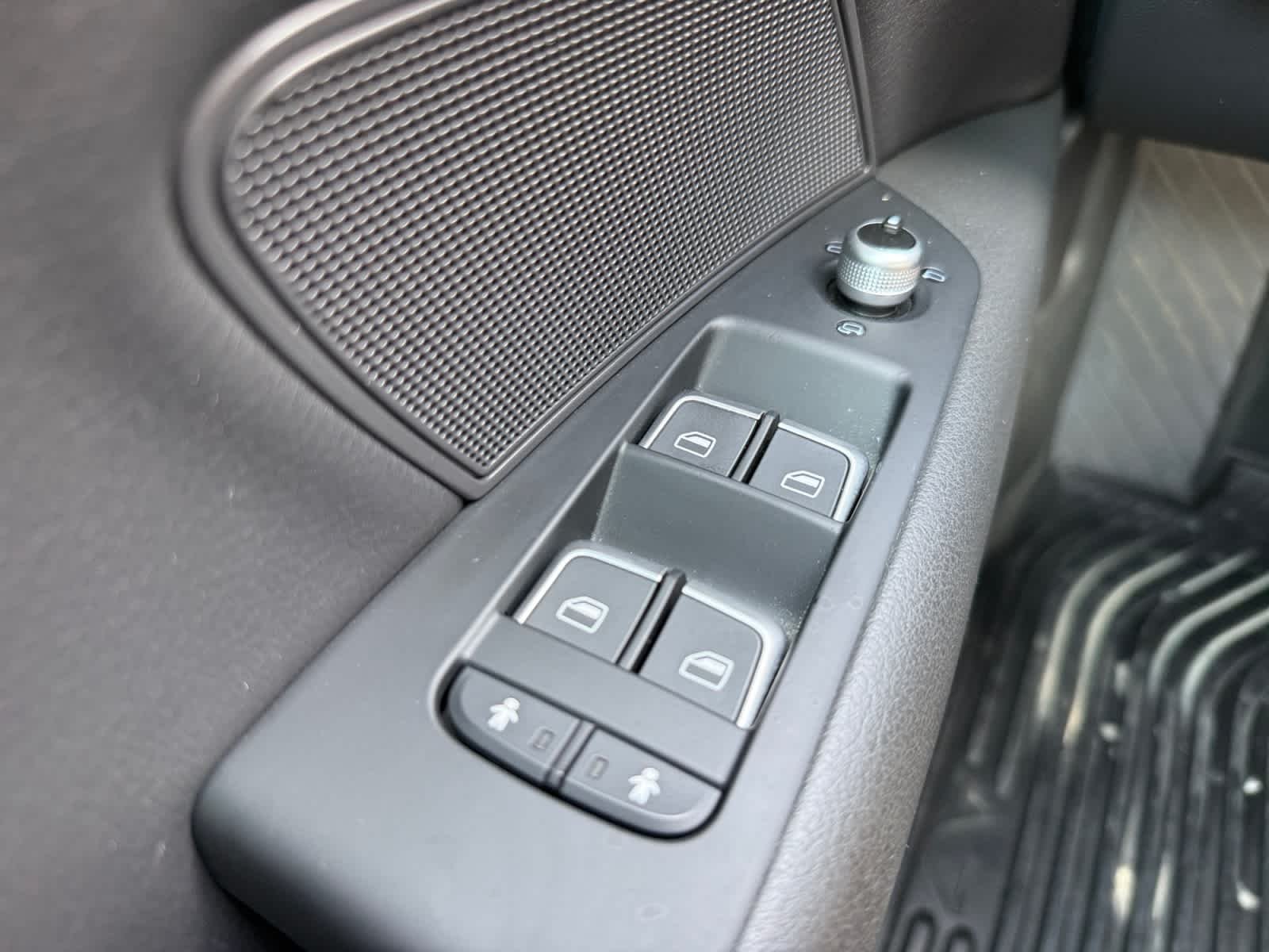 Used 2014 Daytona Gray Pearl Effect Audi 3.0 Prestige image 27