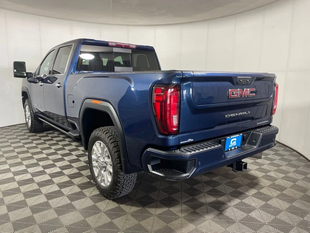 Used 2022 Blue GMC Denali image 6