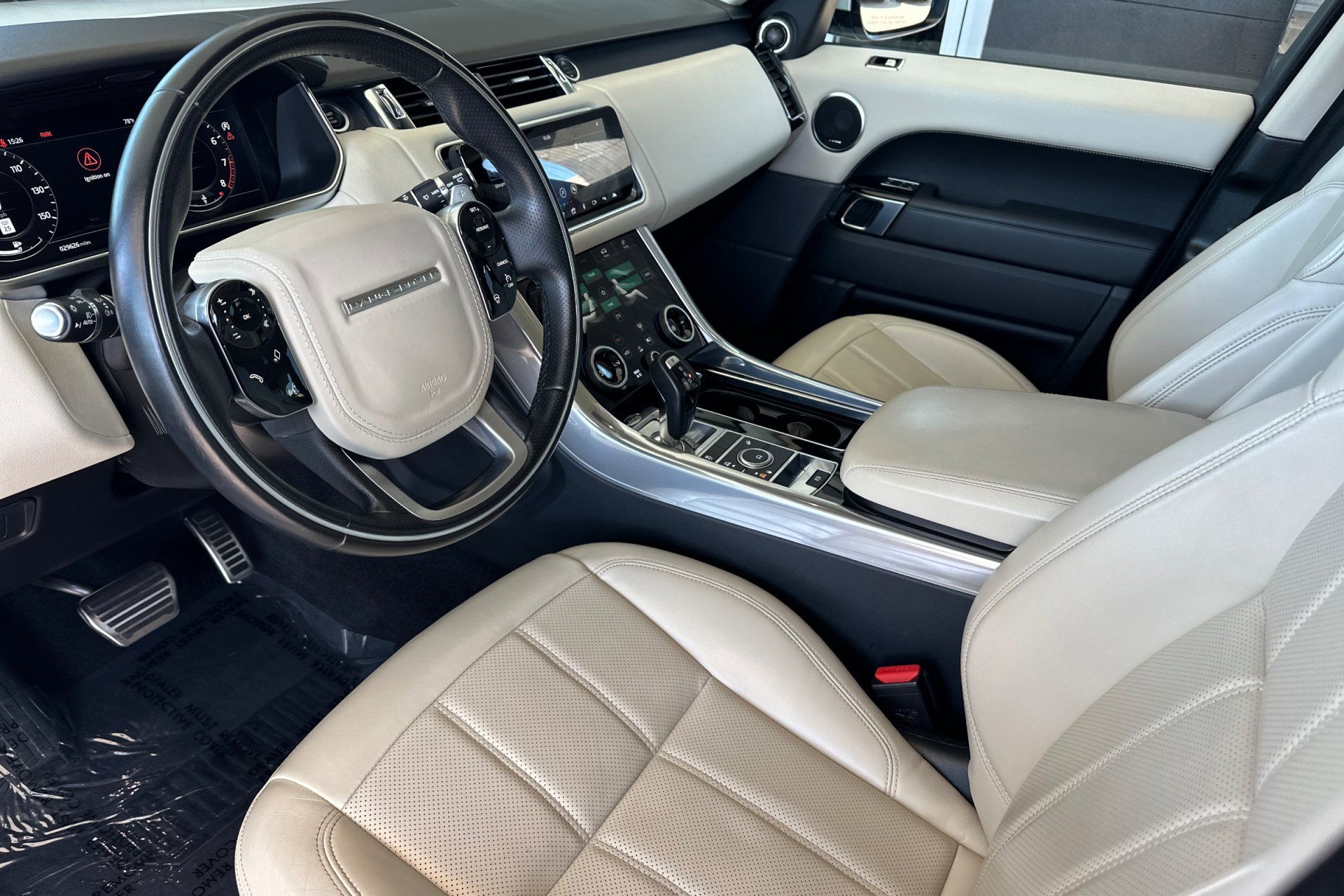 Used 2022 Fuji White Land Rover HSE Silver Edition image 13