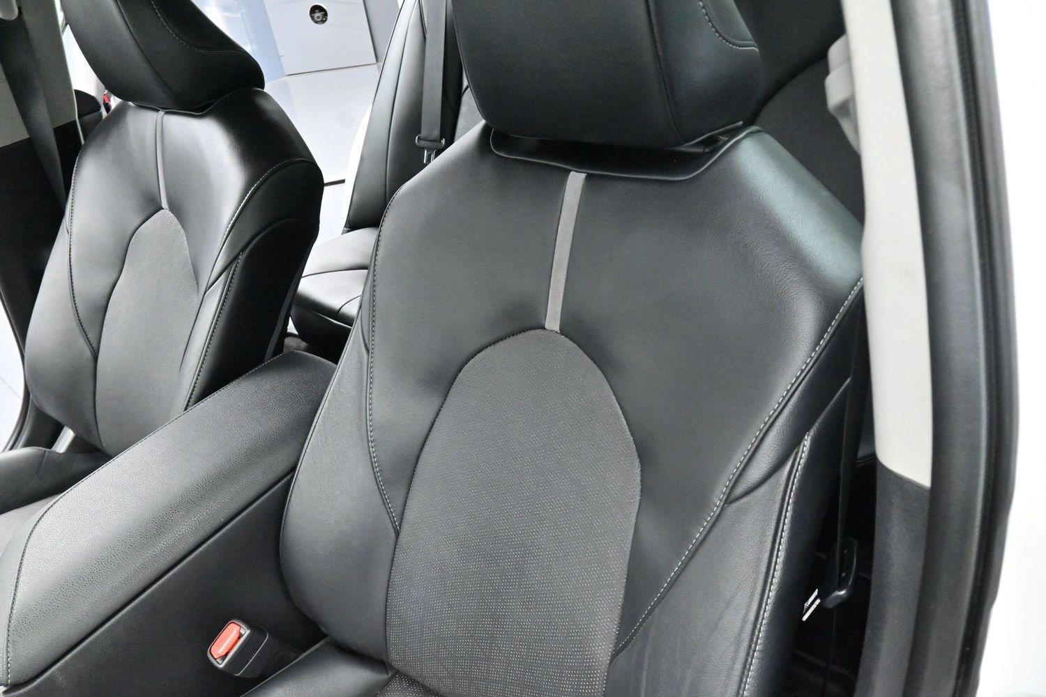 Used 2022 Wind Chill Pearl Toyota XSE image 14