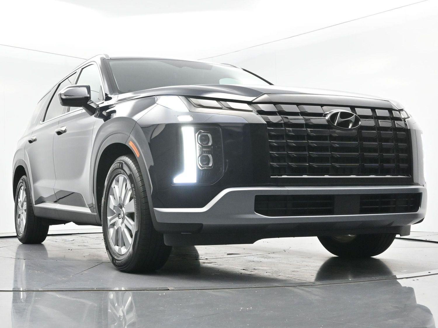Used 2023 Moonlight Cloud Hyundai SEL image 43