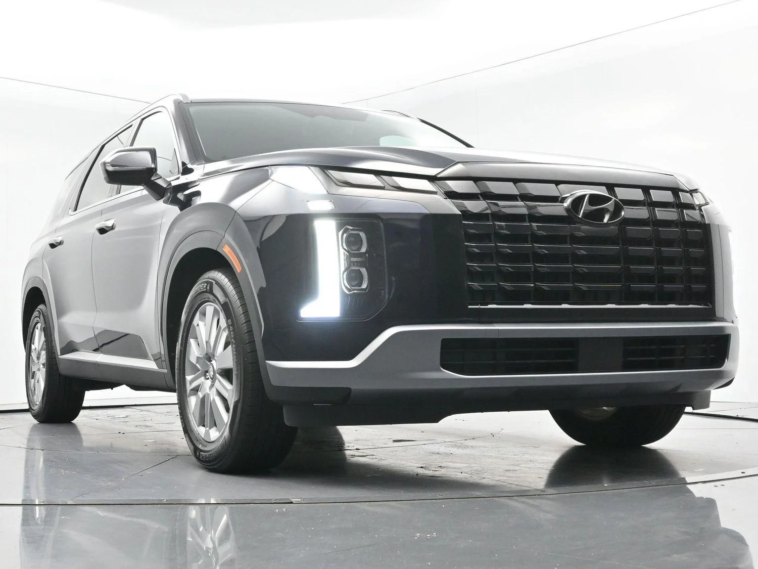 Used 2023 Moonlight Cloud Hyundai SEL image 43