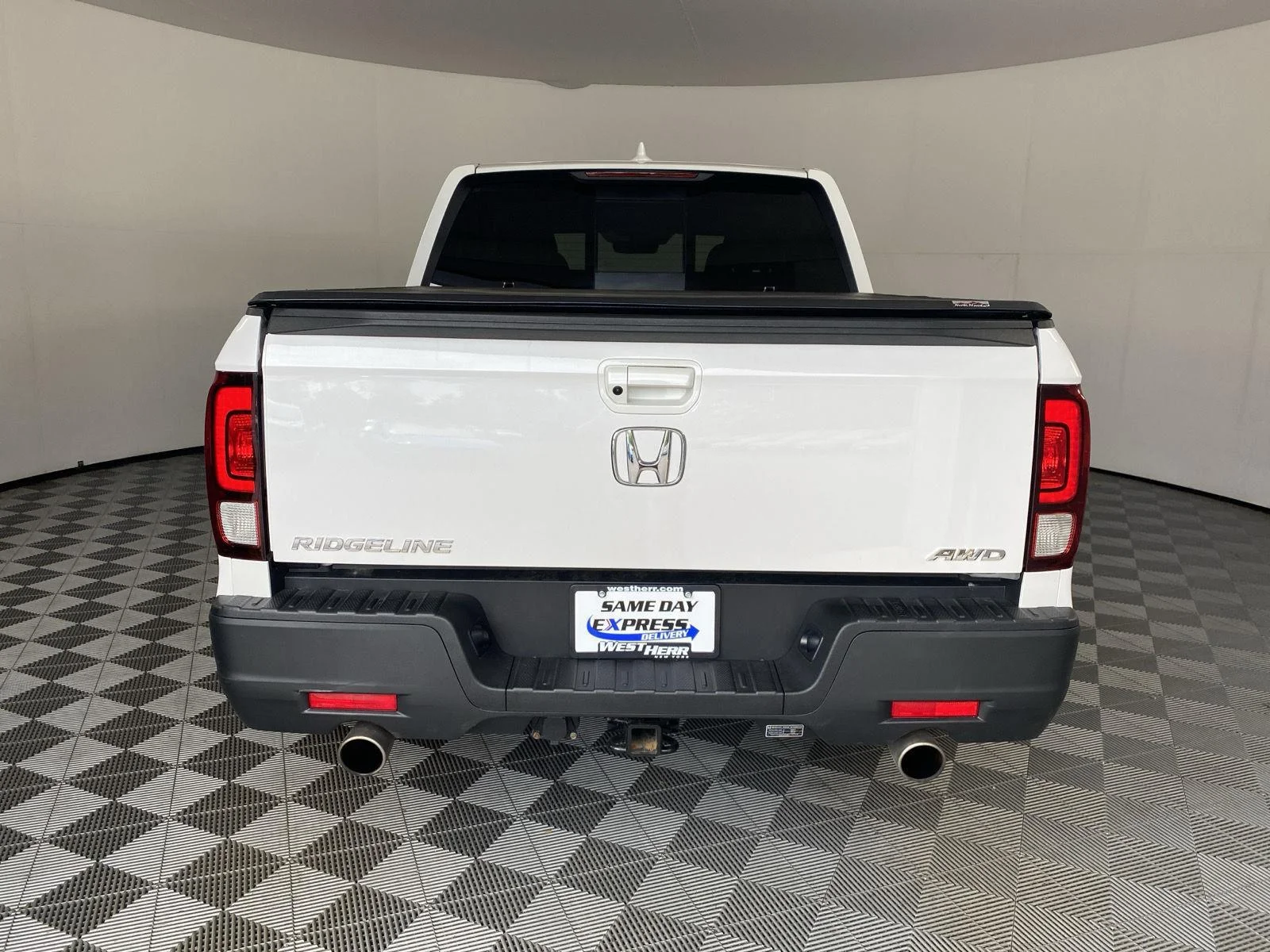 Used 2023 Platinum White Pearl Honda RTL image 6