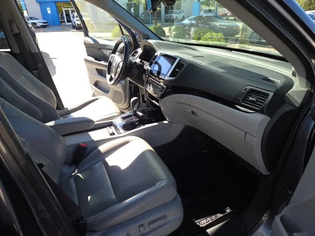 Used 2017  Honda RTL-E image 23