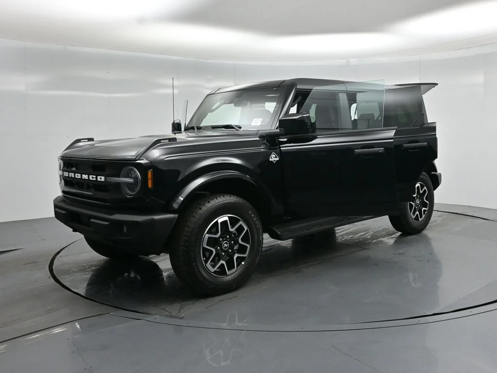 New 2026 Shadow Black Ford Outer Banks image 32