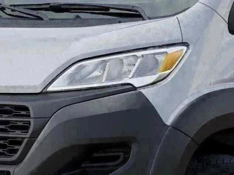 New 2026 Bright Silver Metallic Clear-Coat Exterior Paint RAM Low Roof image 26