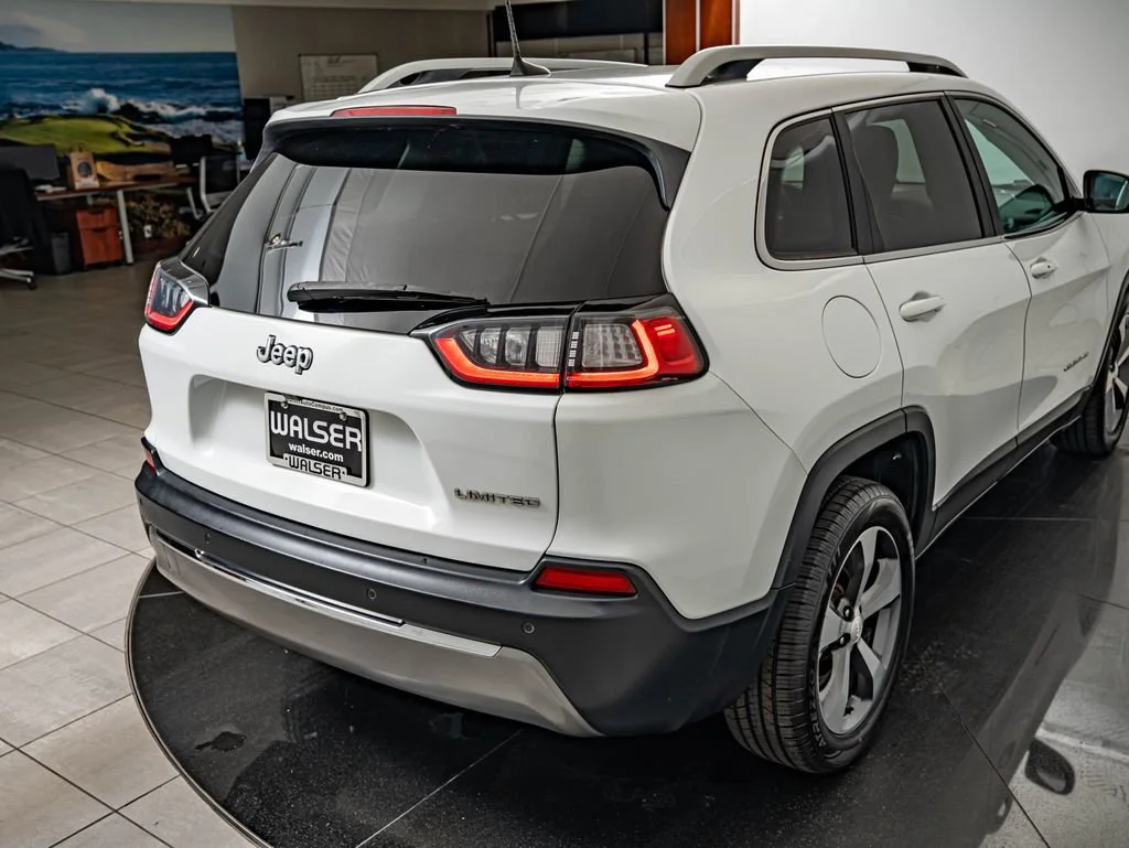 Used 2019 Bright White Clearcoat Jeep Limited image 15