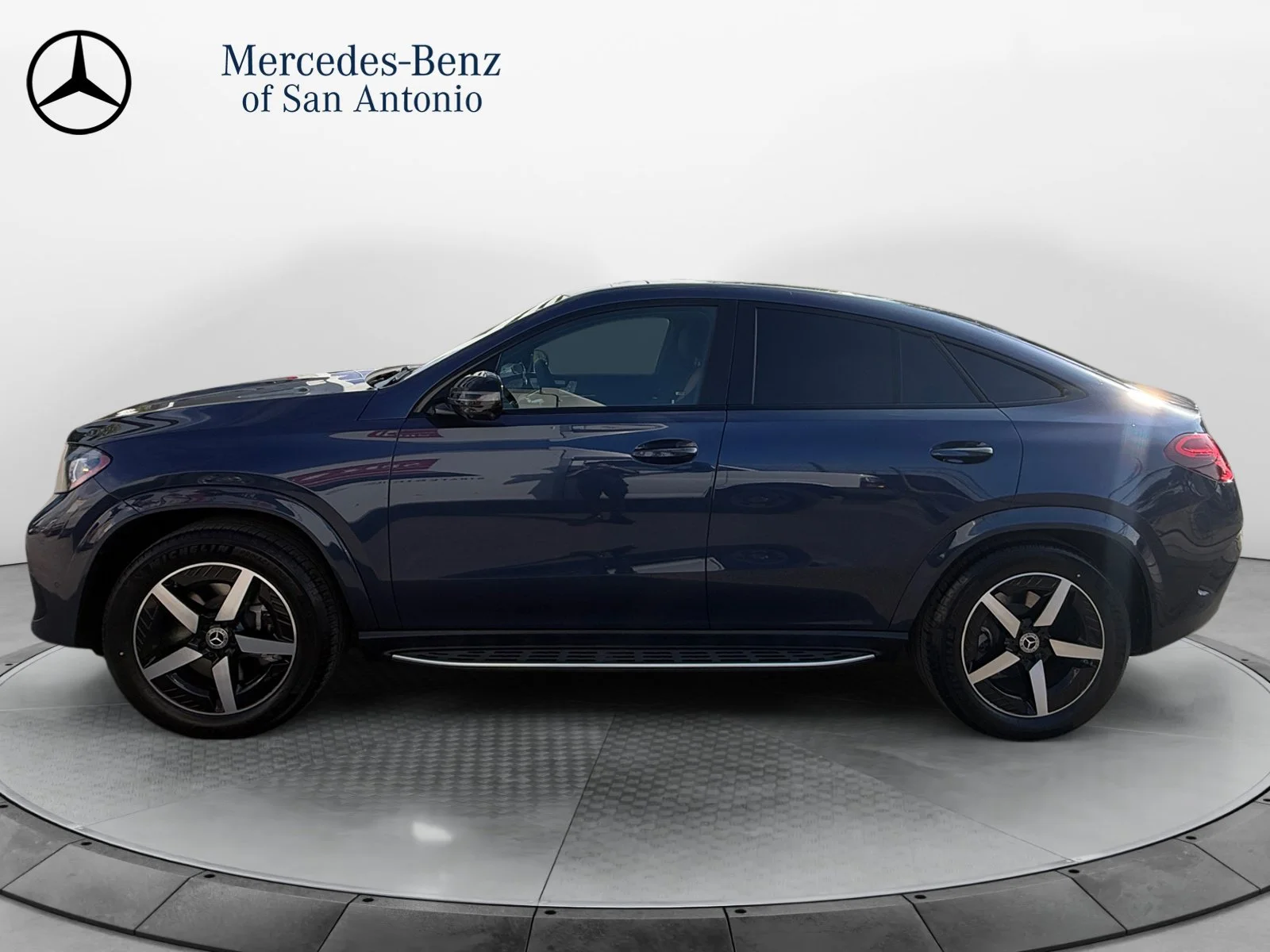 New 2027 Blue Mercedes-Benz GLE 450 image 4